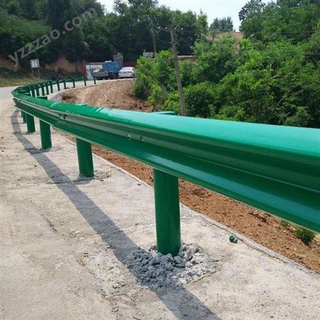 波形护栏高速公路安全绿色梁钢栏板喷塑乡村道路W型双波