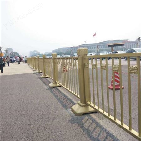 城市道路黄金护栏莲花底座交通隔离栏市政工程热镀锌栅栏防撞栏杆